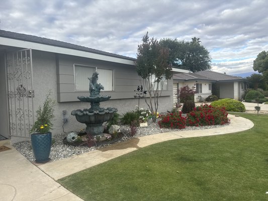 Landscaping with drain rock 1 1/2 - This project was simple and on a budget
Landscape with drain rock 1 1/2 size Landscaping with drain rock 1 1/2 - This project was simple and on a budget
Landscape with drain rock 1 1/2 size