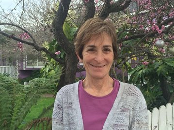 ROBIN﻿ VARGA CERTIFIED REFLEXOLOGIST - Who is Robin Varga?

Robin Varga has been involved in the healing arts field since 1991.
She began her training at The National Holistic Institute that year, completing the training in 1992.
She started her massage practice and built a full-time practice in the San Francisco Bay Area.
Having been introduced to foot reflexology at NHI, Robin took a class with Bill Flocco of the American Academy of Reflexology (AAR), and her path was set.