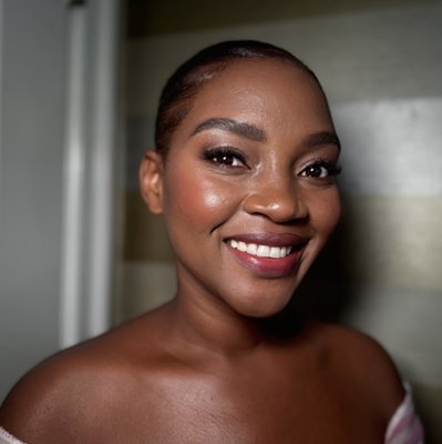 Paulas Wedding - 👉 Brides-to-be, if you’re looking for a beauty team to make you feel like the most beautiful version of yourself on your big day, let us make your vision come true! 💍✨

💋 Hair & Makeup: @ViancaBeauty
