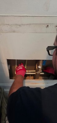 Beauty Salon plumbing install - Installing the plumbing for a beauty salon that has multiple hair wash stations Beauty Salon plumbing install - Installing the plumbing for a beauty salon that has multiple hair wash stations