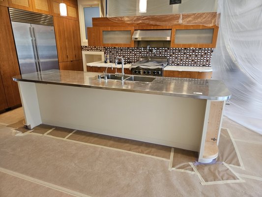 Kitchen Island repainting - The kitchen island color needed updating, so we took care of it. Kitchen Island repainting - The kitchen island color needed updating, so we took care of it.