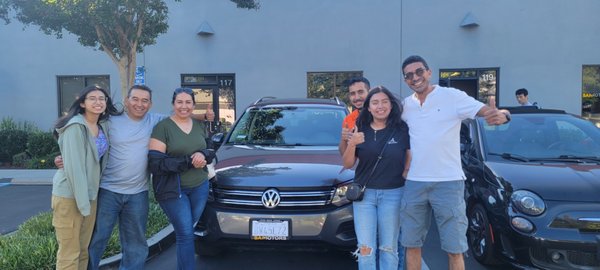More happy car owners from Samotors! - This young student bought her first car so she can commute to school. The price was about $12k.

Another happy BMW owner. He travelled all the way from Colorado to California to check out this beautiful BMW X1 with the 3.5L engine!