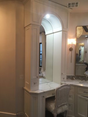 Bathroom Cabinets - Elevate your bathroom with our stunning collection of cabinetry, offering both custom designs and ready-made modular options to suit your style and budget. At Cabinetworks by Oaklee, we specialize in creating solutions that combine elegance, functionality, and versatility for every space.
Our custom bathroom cabinets are tailored to reflect your vision and designed to maximize every inch of your space. From sleek modern finishes to timeless classics, we bring your ideas to life with handcrafted precision and attention to detail. For those seeking a quicker yet stylish solution, our modular cabinets provide a range of ready-made options that are both high-quality and customizable to fit your bathroom’s layout and aesthetic.
Whether it’s custom-built vanities, innovative storage solutions, or modular designs that are quick to install, we prioritize quality and durability in every product. We use premium materials and finishes to ensure that your cabinetry stands the test of time while maintaining its beauty and practicality.
Our portfolio features everything from compact powder rooms to luxurious master bathrooms. You’ll see examples of how we integrate both bespoke and modular solutions to create spaces that are as functional as they are beautiful. Our commitment to client satisfaction ensures that we work closely with you to meet your unique needs, delivering results that exceed expectations.
Discover the perfect blend of creativity, craftsmanship, and convenience with our bathroom cabinetry options. Whether you choose a custom design or a ready-made solution, our cabinets are designed to transform your bathroom into a space you’ll love for years to come Bathroom Cabinets - Elevate your bathroom with our stunning collection of cabinetry, offering both custom designs and ready-made modular options to suit your style and budget. At Cabinetworks by Oaklee, we specialize in creating solutions that combine elegance, functionality, and versatility for every space.
Our custom bathroom cabinets are tailored to reflect your vision and designed to maximize every inch of your space. From sleek modern finishes to timeless classics, we bring your ideas to life with handcrafted precision and attention to detail. For those seeking a quicker yet stylish solution, our modular cabinets provide a range of ready-made options that are both high-quality and customizable to fit your bathroom’s layout and aesthetic.
Whether it’s custom-built vanities, innovative storage solutions, or modular designs that are quick to install, we prioritize quality and durability in every product. We use premium materials and finishes to ensure that your cabinetry stands the test of time while maintaining its beauty and practicality.
Our portfolio features everything from compact powder rooms to luxurious master bathrooms. You’ll see examples of how we integrate both bespoke and modular solutions to create spaces that are as functional as they are beautiful. Our commitment to client satisfaction ensures that we work closely with you to meet your unique needs, delivering results that exceed expectations.
Discover the perfect blend of creativity, craftsmanship, and convenience with our bathroom cabinetry options. Whether you choose a custom design or a ready-made solution, our cabinets are designed to transform your bathroom into a space you’ll love for years to come
