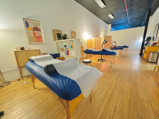 Community Acupuncture - Community Acupuncture
Embracing Centuries of Healing Wisdom for Holistic Well-being. Rooted in ancient China, this enduring practice has withstood the test of time, offering profound relief and balance to individuals within our modern community. Community Acupuncture - Community Acupuncture
Embracing Centuries of Healing Wisdom for Holistic Well-being. Rooted in ancient China, this enduring practice has withstood the test of time, offering profound relief and balance to individuals within our modern community.