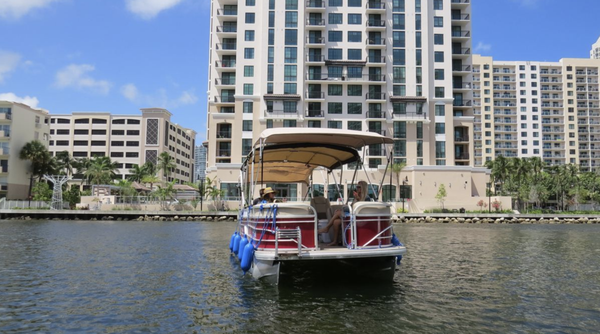 BRAND NEW SUN TRACKER PARTY BARGE 22 DLX - Your perfect day on the water starts here! 

Experience the magic of the water like never before on our premium pontoon boats.

Whether you're seeking serene solitude or a lively party with friends, our pontoon boats are designed for unforgettable moments.

Our spacious decks, comfortable seating, and breathtaking panoramic views are all waiting for you.

Your adventure story begins now!