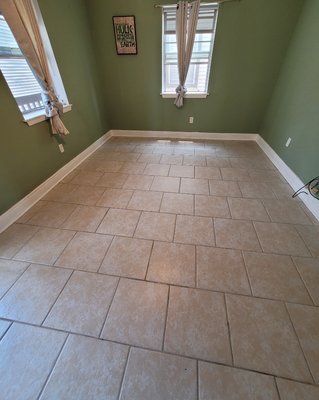 Before and After Tile and Grout Cleaning - Tile and Grout Cleaning for a Move-Out