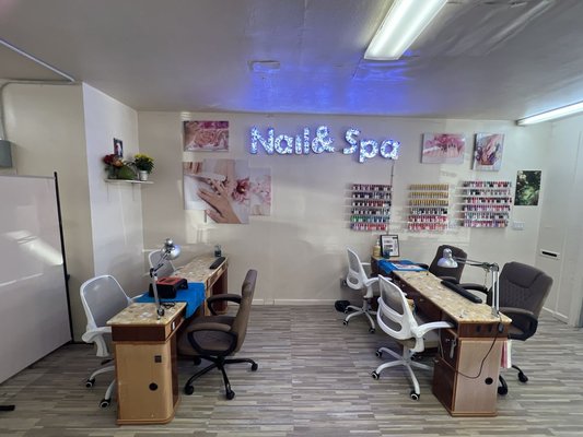 Walk-Ins Available - Walk-ins are always welcome! Whether you’re planning ahead or stopping by on a whim, our team is ready to give you quality service and beautiful results, no appointment needed. Treat yourself anytime and enjoy a relaxing, professional experience at your convenience.
