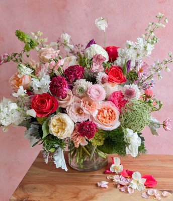 VALENTINE'S DAY COLLECTION - Why Order Valentine’s Day Flowers from Local Kansas City Florist Flower House KC 
Shopping local doesn’t just support the Kansas City community—it also means fresher flowers, better service, and designs you won’t find anywhere else. Our Valentine’s Day arrangements are made right here in KC using premium blooms and artistic flair you can only get from a trusted Kansas City flower shop.
When you order locally, you get:
🌹 Fresh, long-lasting Valentine’s Day roses
💕 Unique, custom floral designs
🚚 Reliable Kansas City flower delivery
🌸 Friendly, personalized service

Browse our Valentine’s Day collection today and let us help you make this February 14th unforgettable.