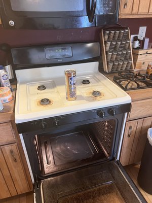 Oven Cleaning A1 Since Day1 !!! - This oven needed a little TLC. And the Tidy Up Team was there to give it some lovin'. We have all the techniques to have the best results that don't involve harsh chemicals. Oven Cleaning A1 Since Day1 !!! - This oven needed a little TLC. And the Tidy Up Team was there to give it some lovin'. We have all the techniques to have the best results that don't involve harsh chemicals.