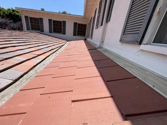 Tile repair - We remove tile and installed torch as an underlayment. After that we installed battens to sit the tile on Tile repair - We remove tile and installed torch as an underlayment. After that we installed battens to sit the tile on