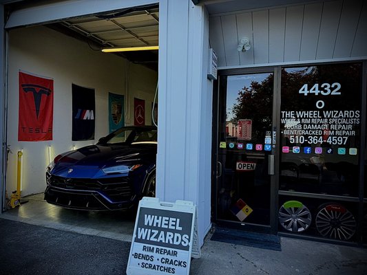 High End Luxury Vehicles - This portfolio showcases a variety of different high end luxury car owners that have stopped by to get their wheels restored, powder coated, or calipers painted.