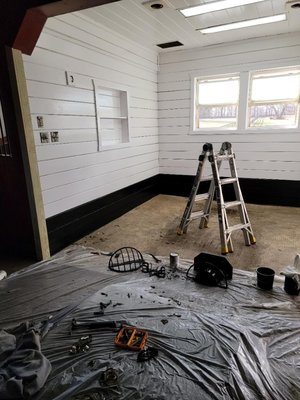 Barn Wash Stall restoration, cleaning, painting and minor repairs go along way and save you money in the long run. - this renovation was done to a Barn Wash Stall.  Took our time and scrubbed hard.  Fresh coat of paint and some time work looks good as new.  Another happy horse and customer.
