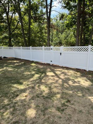 Lattice top 6’ Santa Fe style White vinyl Fence with best grade 2”x7” .090” wall rails - Lattice top Santa Fe style White vinyl Fence with best grade 2”x7” .090” wall rails Lattice top 6’ Santa Fe style White vinyl Fence with best grade 2”x7” .090” wall rails - Lattice top Santa Fe style White vinyl Fence with best grade 2”x7” .090” wall rails