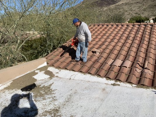 Roof maintenance - Extend the life of your roof, maintaining the roof, clean and check in for leaks, replacing broken tiles and painting the roof to extend the life of it.