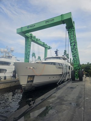 96' San Lorenzo Survey - We performed a full survey on this 96' San Lorenzo including full hull inspection, mechanical inspection, all onboard system and sea trial. We perform surveys on power and sailboats of all sizes from 16'-100'. Call us for a free quote. 96' San Lorenzo Survey - We performed a full survey on this 96' San Lorenzo including full hull inspection, mechanical inspection, all onboard system and sea trial. We perform surveys on power and sailboats of all sizes from 16'-100'. Call us for a free quote.