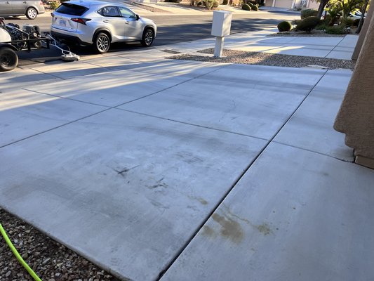 Driveway cleaning in Henderson NV - Customer had some oil spots and rust, stains and concrete, cleaned all of the driveway removing all the dirt and fire marks, and did my best on the stains. Customer was happy. Driveway cleaning in Henderson NV - Customer had some oil spots and rust, stains and concrete, cleaned all of the driveway removing all the dirt and fire marks, and did my best on the stains. Customer was happy.