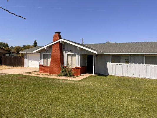 Exterior home Madera CA - This Home Really needed some Love.after the Pressure washing 75% of old paint came right off..after a good coat of Primer and Lots of caulking work came out looking Great. Exterior home Madera CA - This Home Really needed some Love.after the Pressure washing 75% of old paint came right off..after a good coat of Primer and Lots of caulking work came out looking Great.