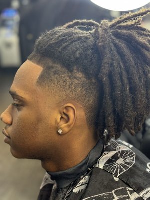 Men's Haircuts - Here are a few reasons to choose ManeStreet Barber shop for you next appointment/walk-in service:
• Experienced Barbers: Customers consistently praise the skills and professionalism of barbers like Steven, • Ricky, John, Sal, and Rakeem, highlighting quality, attention to detail, and expert craftsmanship.
• Great Customer Experience: Reviews mention friendly communication, making clients (including children) feel comfortable, and a commitment to achieving the exact look the customer wants.
• Exceptional Reviews: ManeStreet Barbershop maintains a perfect 5.0/5 rating based on 78 reviews, reflecting high client satisfaction and loyalty.
• Wide Range of Services: From standard men’s cuts and beard shaping to specialized hair and grooming services, there’s something for every style and need.
• Convenience & Comfort: Amenities like parking, Wi-Fi, accessible facilities, child-friendly environment, and acceptance of credit cards make for a hassle-free visit.
• Easy Booking: Appointments can be scheduled online at your preferred time, ensuring flexibility and minimal wait. Men's Haircuts - Here are a few reasons to choose ManeStreet Barber shop for you next appointment/walk-in service:
• Experienced Barbers: Customers consistently praise the skills and professionalism of barbers like Steven, • Ricky, John, Sal, and Rakeem, highlighting quality, attention to detail, and expert craftsmanship.
• Great Customer Experience: Reviews mention friendly communication, making clients (including children) feel comfortable, and a commitment to achieving the exact look the customer wants.
• Exceptional Reviews: ManeStreet Barbershop maintains a perfect 5.0/5 rating based on 78 reviews, reflecting high client satisfaction and loyalty.
• Wide Range of Services: From standard men’s cuts and beard shaping to specialized hair and grooming services, there’s something for every style and need.
• Convenience & Comfort: Amenities like parking, Wi-Fi, accessible facilities, child-friendly environment, and acceptance of credit cards make for a hassle-free visit.
• Easy Booking: Appointments can be scheduled online at your preferred time, ensuring flexibility and minimal wait.