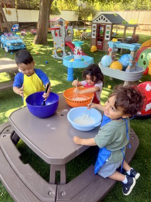 Outdoor Fun! Kids Love it!! - Kids Love playing in our Big Beautiful Backyard with lots of Activities and Toys.