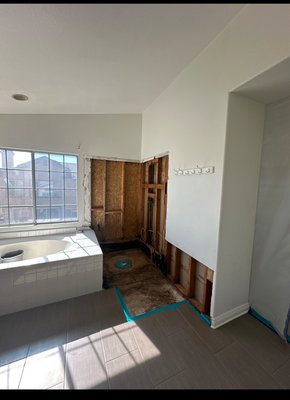 Batrhoom Remodel - This Remodel was done on an old Shower that was in bad shape. water leak on the second floor damaging the first floor ceiling, we remove the damage floor and tile creating this magnificent new shower.