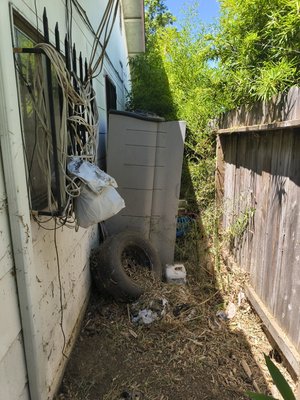 front and backyard clean up - Front and backyard clean up including grass cutting and trash hauling. front and backyard clean up - Front and backyard clean up including grass cutting and trash hauling.