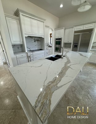 New Kitchen June 2024 - Presenting a stunning kitchen in Parkland, Florida, featuring two islands, dual lateral countertops with full backsplash, and a cooktop countertop with backsplash. This 300-square-foot kitchen showcases gold and silver veins that perfectly complement the flooring and appliances, creating a cohesive and luxurious look ✨
#ModernKitchen #LuxuryDesign #floridalife #Parkland#KitchenInspo #QuartzCountertops #HomeDesign #InteriorDecor #HighEndLiving #DesignExcellence #CustomKitchens#InteriorDesign #QuartzMagic #KitchenUpgrade #CalacattaMagic #homedesign #homedesignideas #newconstruction #2024 #kitchen #kitchendecor #kitchenrenovation #kitcheninspiration #countertops #kitchencountertops #cabinets #kitchencabinets #DaliHomeDesign New Kitchen June 2024 - Presenting a stunning kitchen in Parkland, Florida, featuring two islands, dual lateral countertops with full backsplash, and a cooktop countertop with backsplash. This 300-square-foot kitchen showcases gold and silver veins that perfectly complement the flooring and appliances, creating a cohesive and luxurious look ✨
#ModernKitchen #LuxuryDesign #floridalife #Parkland#KitchenInspo #QuartzCountertops #HomeDesign #InteriorDecor #HighEndLiving #DesignExcellence #CustomKitchens#InteriorDesign #QuartzMagic #KitchenUpgrade #CalacattaMagic #homedesign #homedesignideas #newconstruction #2024 #kitchen #kitchendecor #kitchenrenovation #kitcheninspiration #countertops #kitchencountertops #cabinets #kitchencabinets #DaliHomeDesign