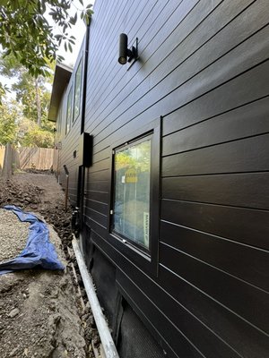 ADU build in Berkeley CA, we installed all the James Hardie siding and painted it with Sherwin willaims paint - This was an ADU build in Berkeley California. We installed the James hardy shiplap artisan siding and painted the entire building with Sherwin-Williams. Super paint.