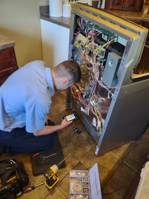 Oven range wasn't heating - Many appliances have multiple computer boards now. Some have more than a dozen. This one had some wiring melt and the terminal block had to be replaced. They are back in business now! Oven range wasn't heating - Many appliances have multiple computer boards now. Some have more than a dozen. This one had some wiring melt and the terminal block had to be replaced. They are back in business now!