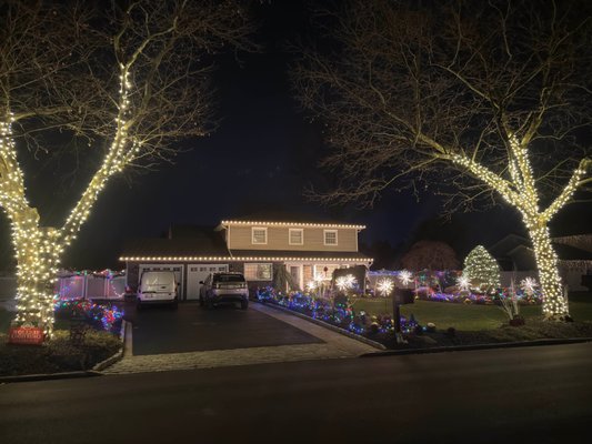 Christmas Light Installation - Christmas light installs across Nassau and Suffolk counties: rooflines, tree wraps, wreaths, garland and porches. One price covers the design, installation, fixes all season, takedown and free off-season storage. Christmas Light Installation - Christmas light installs across Nassau and Suffolk counties: rooflines, tree wraps, wreaths, garland and porches. One price covers the design, installation, fixes all season, takedown and free off-season storage.