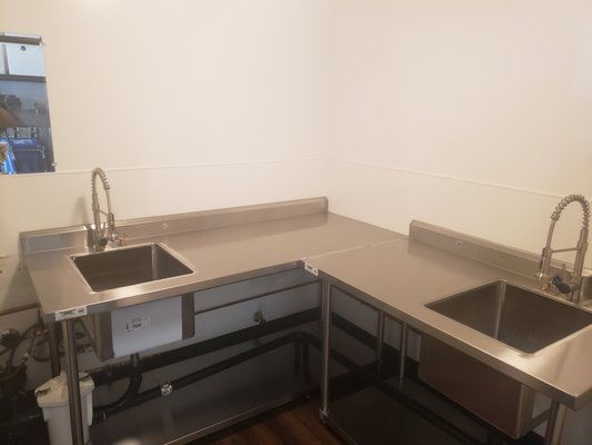 Commercial sink installation. - This was a special assignment for commercial application. Commercial sink installation. - This was a special assignment for commercial application.