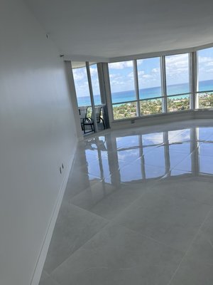 Living floor+ entertainment center - It is important to always work with a licensed professional when commissioning any tile work. We have found many customers experiencing issues with their tiles, and usually the problem is the result of poor installation. You need to know what to look for after an installation to ensure the job’s done properly. Read on to find out how you can identify a quality tile job versus a not so good one.