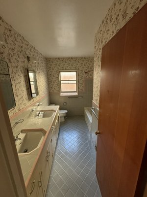 Full home remodeling and 400 sqf of new addition in San Mateo ca. - Hello in this project we did a full home remodeling for three bathroom, kitchen laundry and 4 rooms ,also we add 400 sqf of addition to the house .