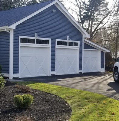 Garage Door Installation - With over ten years of experience managing garage door installation projects, Darrell constructs and installs custom doors on new and old properties. As a solo contractor, he takes care of everything, from recording measurements to garage spring installation. Garage Door Installation - With over ten years of experience managing garage door installation projects, Darrell constructs and installs custom doors on new and old properties. As a solo contractor, he takes care of everything, from recording measurements to garage spring installation.
