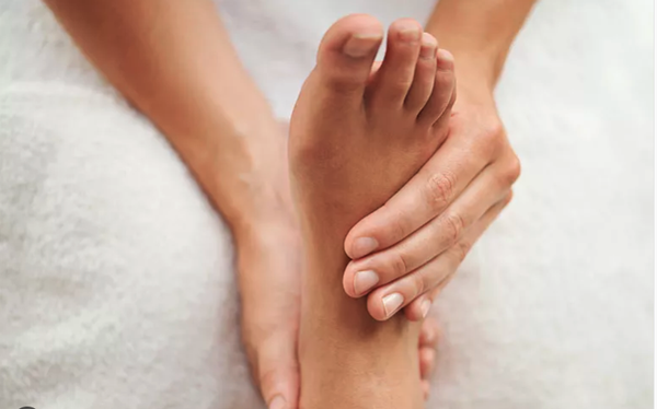 Reflexology - Reflexology can help with pain, stress, and relaxation. It's a complementary therapy that applies gentle pressure to specific points on the feet, hands, and ears. Reflexology - Reflexology can help with pain, stress, and relaxation. It's a complementary therapy that applies gentle pressure to specific points on the feet, hands, and ears.