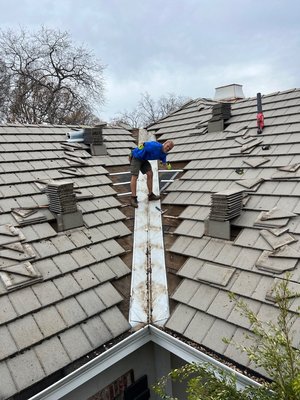 Tile Roof Repairs - Tile roofs are stylish, durable, and widely used. Tile roofs generally have long lifespans as long as they are properly maintained. Regular maintenance can help extend the life of a tile roof.
American Eagle Roofing provides a variety of proactive approaches to ensuring the lifespan of a tile roof. Our experienced technicians are highly skilled in detecting and repairing roof leaks on tile roofs. Tile Roof Repairs - Tile roofs are stylish, durable, and widely used. Tile roofs generally have long lifespans as long as they are properly maintained. Regular maintenance can help extend the life of a tile roof.
American Eagle Roofing provides a variety of proactive approaches to ensuring the lifespan of a tile roof. Our experienced technicians are highly skilled in detecting and repairing roof leaks on tile roofs.