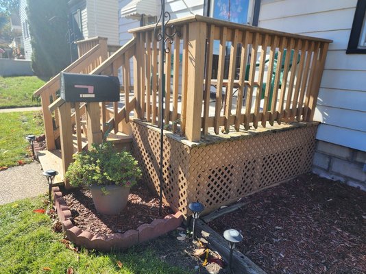 Small Deck Project - Trex 2025 - This Small Deck Rebuild was updated for Maintenance Free Trex Decking & Railings Small Deck Project - Trex 2025 - This Small Deck Rebuild was updated for Maintenance Free Trex Decking & Railings