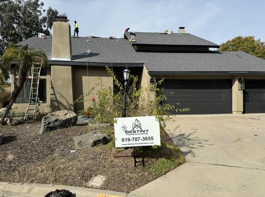 Roof Remodel - This remodel was at La mesa 
We installed all new roofing shingles 
Client chose the color 
Project was over a week and a half 
Include underlayment and plywood