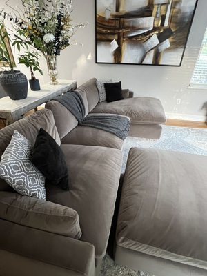 Livingroom - Transform your living room with our beautiful modular sectional, designed to fit any space perfectly. Style and comfort, tailored just for you! Livingroom - Transform your living room with our beautiful modular sectional, designed to fit any space perfectly. Style and comfort, tailored just for you!