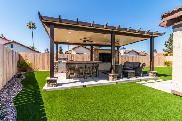Backyard Perfect Hosting Solution. - This stunning remodel was designed to elevate the curb appeal of the backyard and create a space where the homeowner can feel both comfortable and proud. It’s the perfect setting to host friends and family, offering the ambiance of an extraordinary vacation home right in their own backyard. Backyard Perfect Hosting Solution. - This stunning remodel was designed to elevate the curb appeal of the backyard and create a space where the homeowner can feel both comfortable and proud. It’s the perfect setting to host friends and family, offering the ambiance of an extraordinary vacation home right in their own backyard.