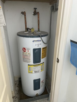 40 Gallon Water Heater Replacement - Recently completed a water heater replacement in Naples, FL. The project involved swapping an old 40-gallon unit with a new Bradford White water heater. The water lines were hard-piped using copper for durability and reliability. Additionally, I replaced a faulty gate valve with a quarter-turn check valve for improved water shut-off functionality. To ensure code compliance, we installed a new electrical whip, upgrading from the outdated plug-in style connection. 40 Gallon Water Heater Replacement - Recently completed a water heater replacement in Naples, FL. The project involved swapping an old 40-gallon unit with a new Bradford White water heater. The water lines were hard-piped using copper for durability and reliability. Additionally, I replaced a faulty gate valve with a quarter-turn check valve for improved water shut-off functionality. To ensure code compliance, we installed a new electrical whip, upgrading from the outdated plug-in style connection.