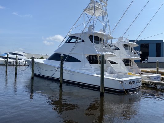 72’ Viking install - We traveled to New Jersey to install some much needed UV protection on this brand new 72’ Viking. The marine industry is a very harsh environment so quality window film must be used. We installed Huper Optik ceramic window film to all interior windows in the enclosed bridge. Great install, great protection. Another happy customer😁