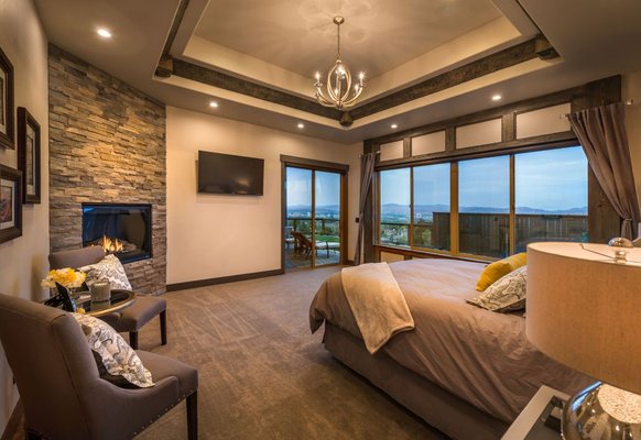 Flooring Projects - Every job, no matter the size, we always strive for perfection.  When tile is properly installed, it can last for years, even decades.  Every installation is performed with the highest regard to long lasting integrity and attention to detail.​