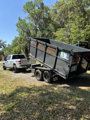 Helping to remove unwanted items, we pressure washing, move and paint - This new house owner called us to help unpacking brand new furniture to his new home and remove unwanted old items and all disposable mix trash !! 💪🏼 Helping to remove unwanted items, we pressure washing, move and paint - This new house owner called us to help unpacking brand new furniture to his new home and remove unwanted old items and all disposable mix trash !! 💪🏼
