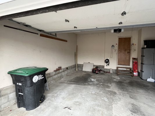 Garage Cleanout - This client wanted their moving boxes and miscellaneous trash picked up after their move. Our team handled this cleanup in less than 30 minutes and left the space clean of debris. Garage Cleanout - This client wanted their moving boxes and miscellaneous trash picked up after their move. Our team handled this cleanup in less than 30 minutes and left the space clean of debris.
