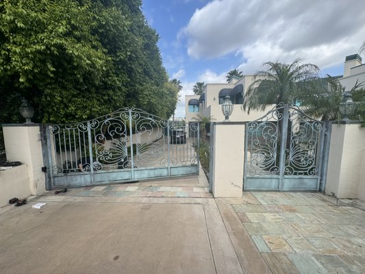 Broken gate motor repair - Gate motor stopped working, remotes not responding, installed WiFi , safety Broken gate motor repair - Gate motor stopped working, remotes not responding, installed WiFi , safety