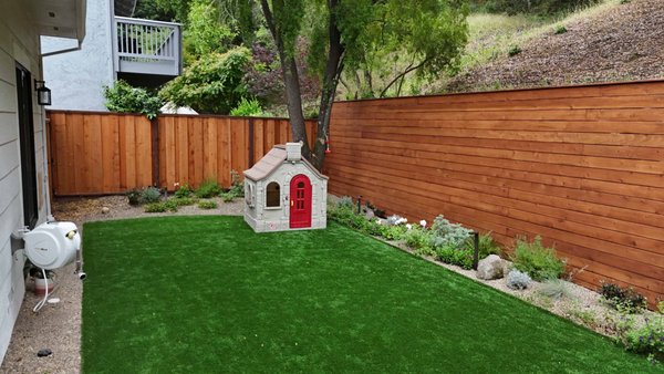 Moraga 2026 - Remodel of a backyard in Moraga CA. $85K for a new backyard with artificial grass, new planting areas, drainage, electric outlets, new automatic pergola, trex deck, irrigation en ravel all around.