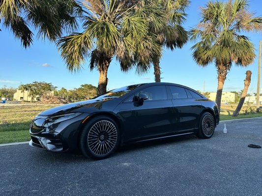 Mercedes EQS Chrome Delete - Give your vehicle a sporty look with a chrome delete Mercedes EQS Chrome Delete - Give your vehicle a sporty look with a chrome delete