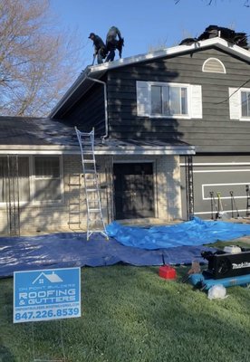 2021 Northbrook home Re/Roof & New Gutter Installation with Leaf Guards - This Project was done in Northbrook Illinois, Customer fully remodeled his entire home as well as his entire Roof/ Gutters/Fascia! Customer was completely satisfied!