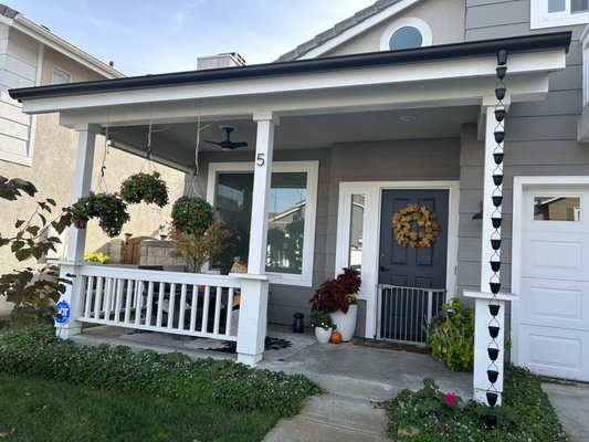 new port beach
half round rain gutters with
rain chain - We are a one stop shop gutter company providing all options of installations new port beach
half round rain gutters with
rain chain - We are a one stop shop gutter company providing all options of installations