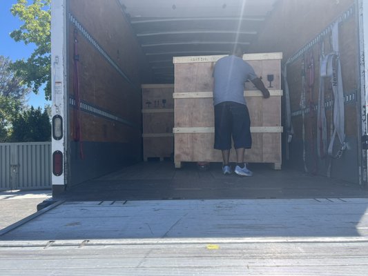 Moving comercial crates - 3 movers and truck. Heavy heavy crates lift gate and the pallet jack were a must have on this project Moving comercial crates - 3 movers and truck. Heavy heavy crates lift gate and the pallet jack were a must have on this project